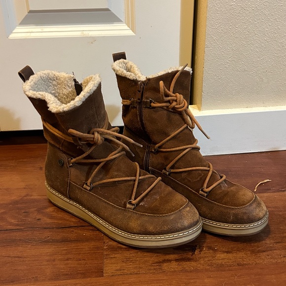 Lace up leather winter boots with sherpa lining - Picture 2 of 4